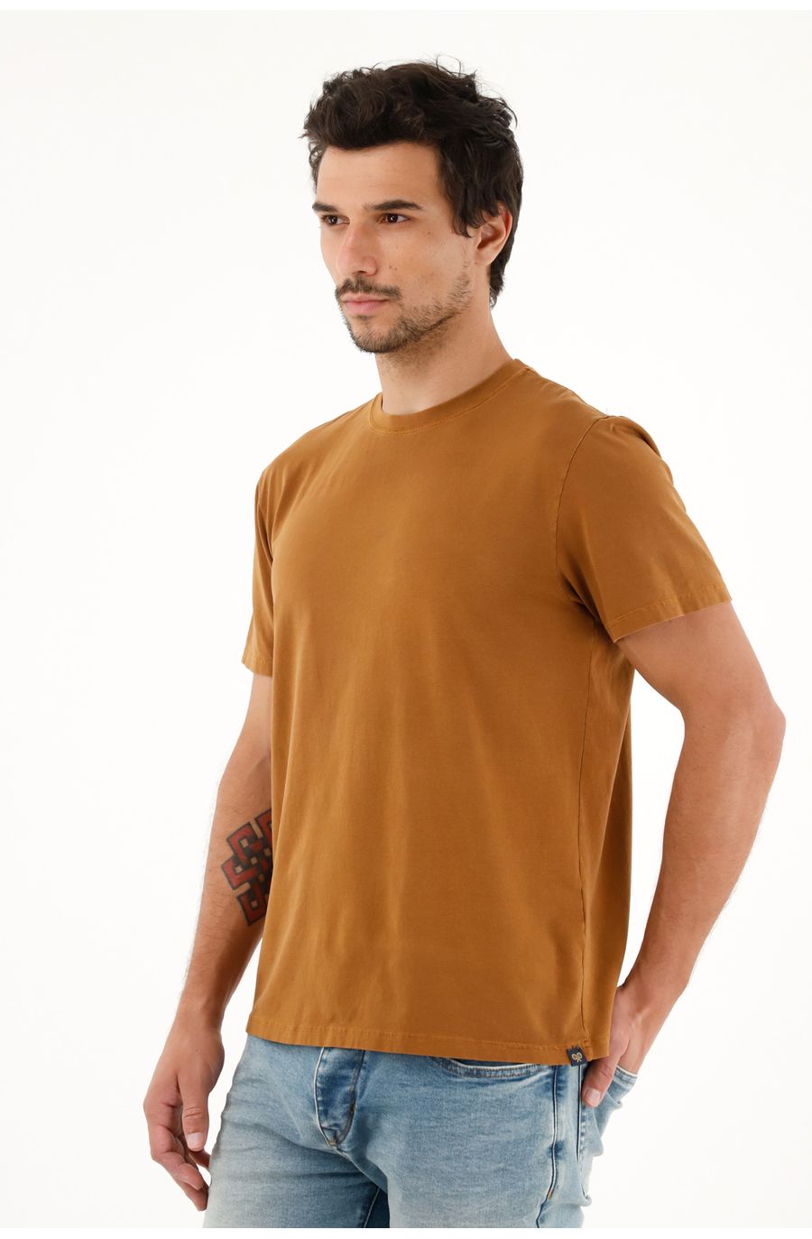 Camiseta en tela licrada café para hombre