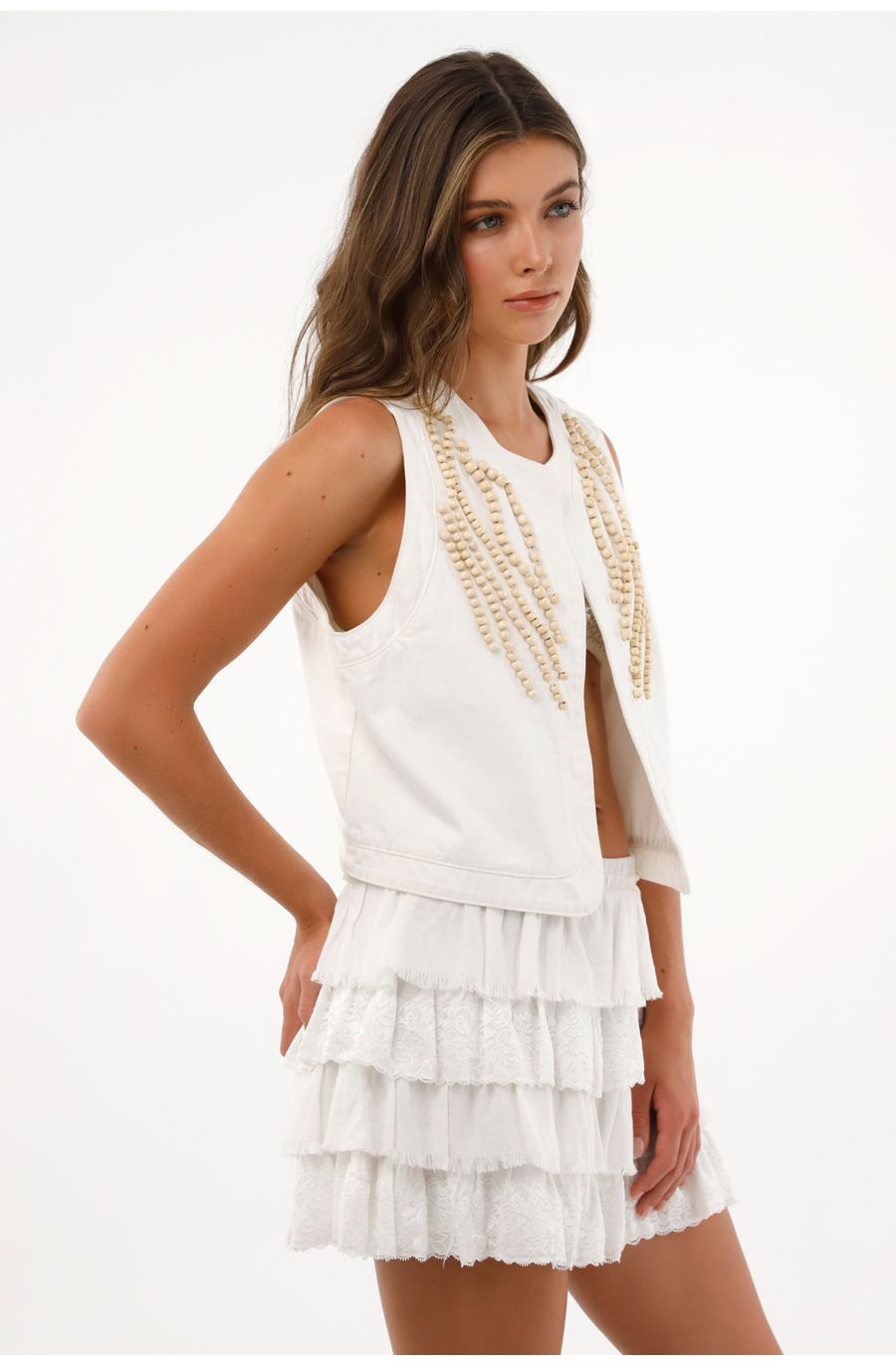 Chaleco crudo con detalles bordados para mujer