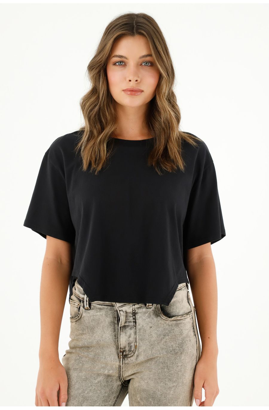 Camiseta básica negra en 100% algodón para mujer