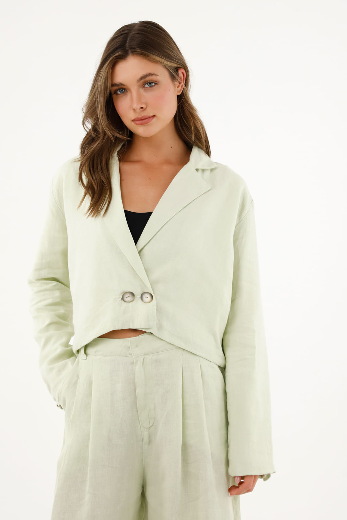 Chaqueta corta tipo blazer para mujer