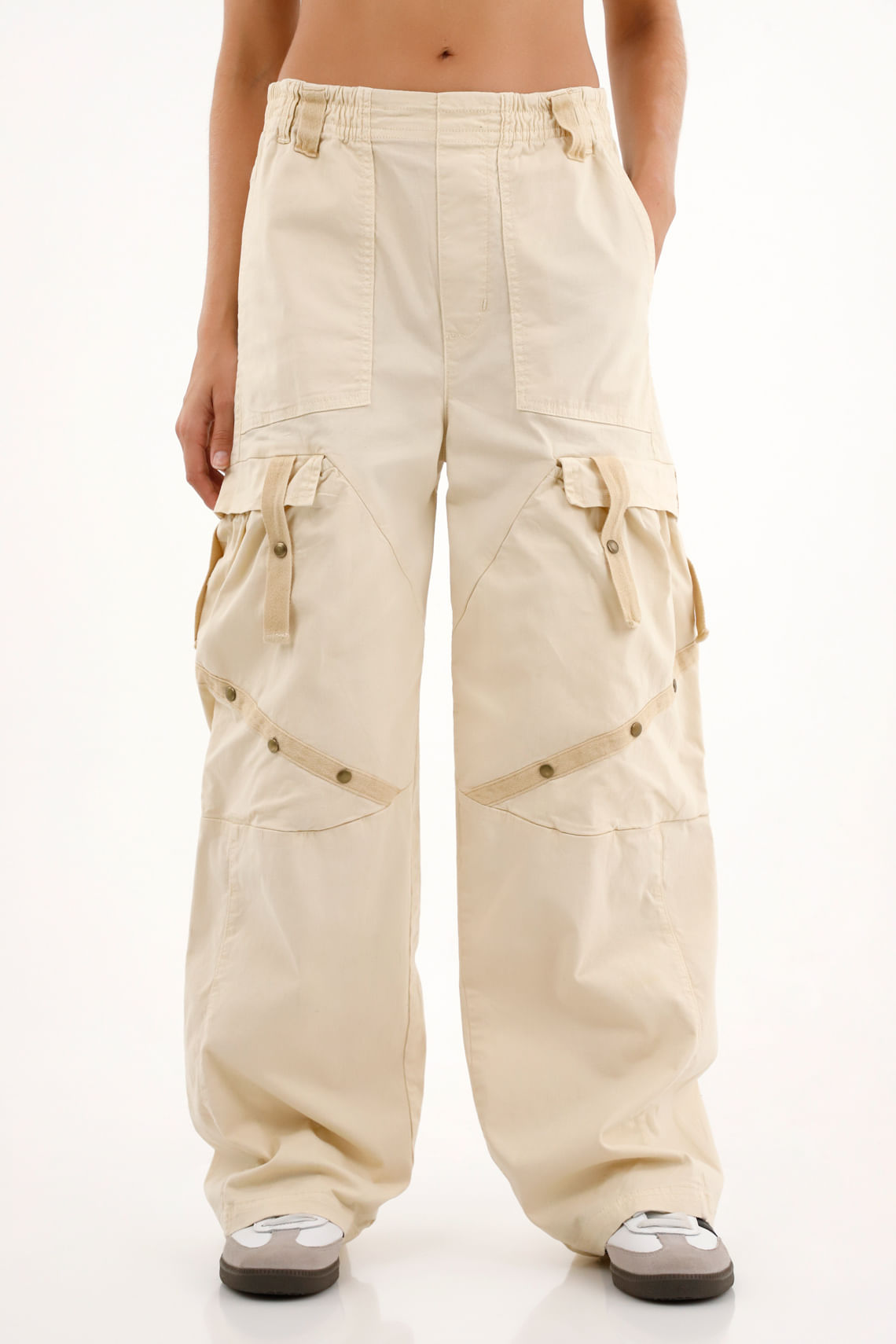 Pantalón tipo jogger café para mujer