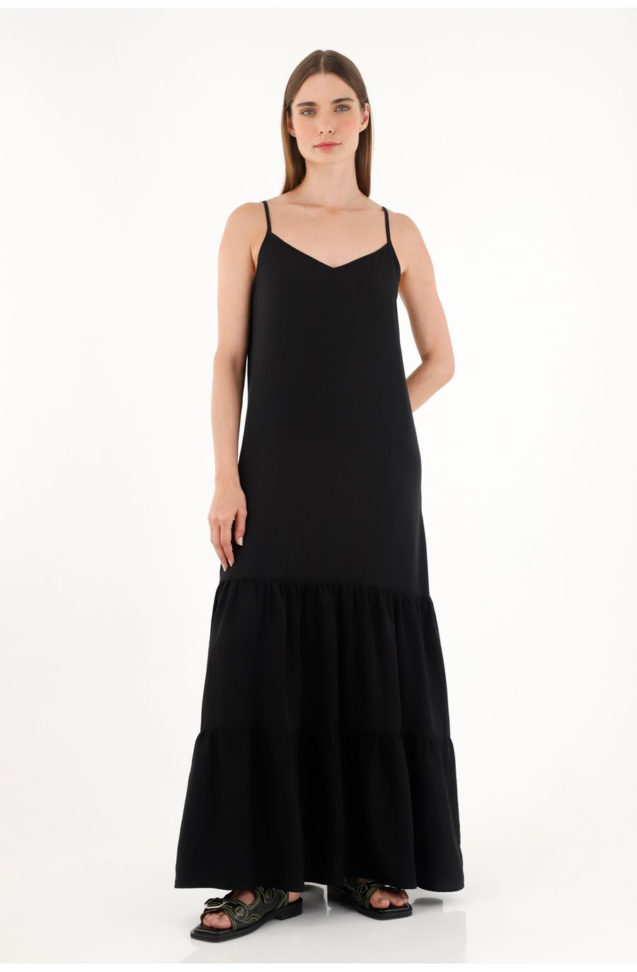 Vestido largo negro con tiras graduales para mujer