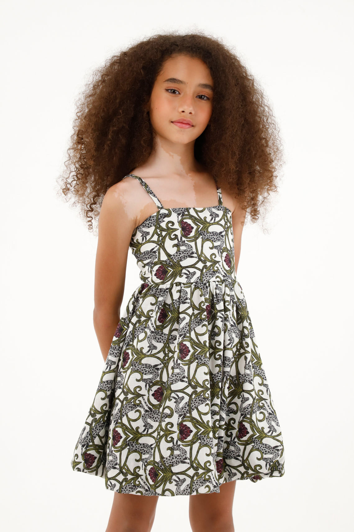 Vestido corto estampado para niña