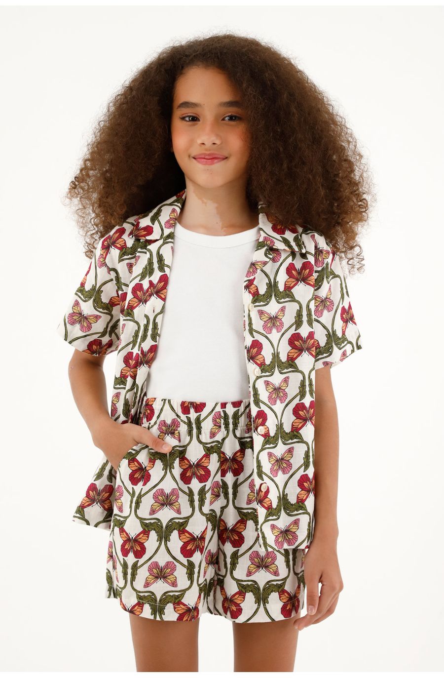 Camisa con estampado de mariposas para niña