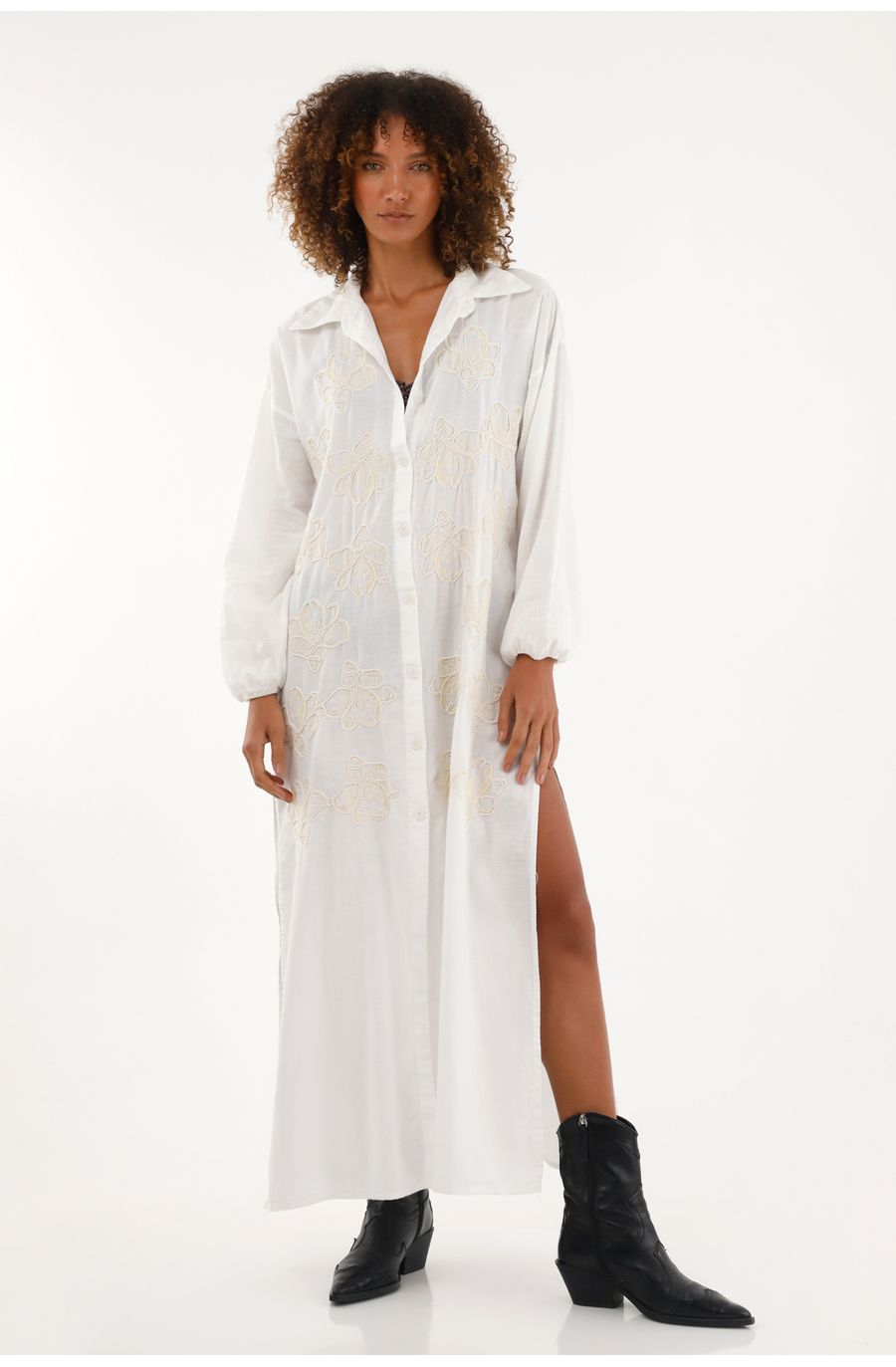 Vestido largo tipo camisa con bordados para mujer
