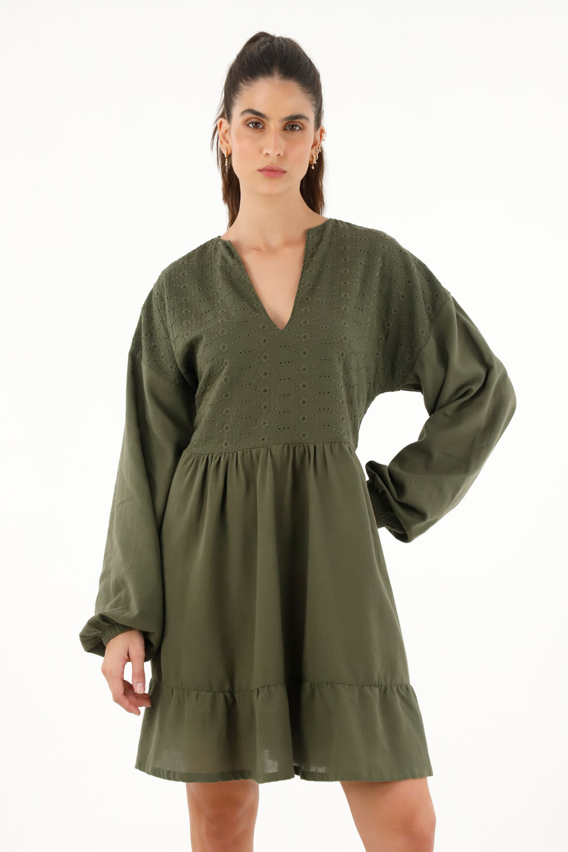 Vestido corto manga larga verde con ojalillo para mujer