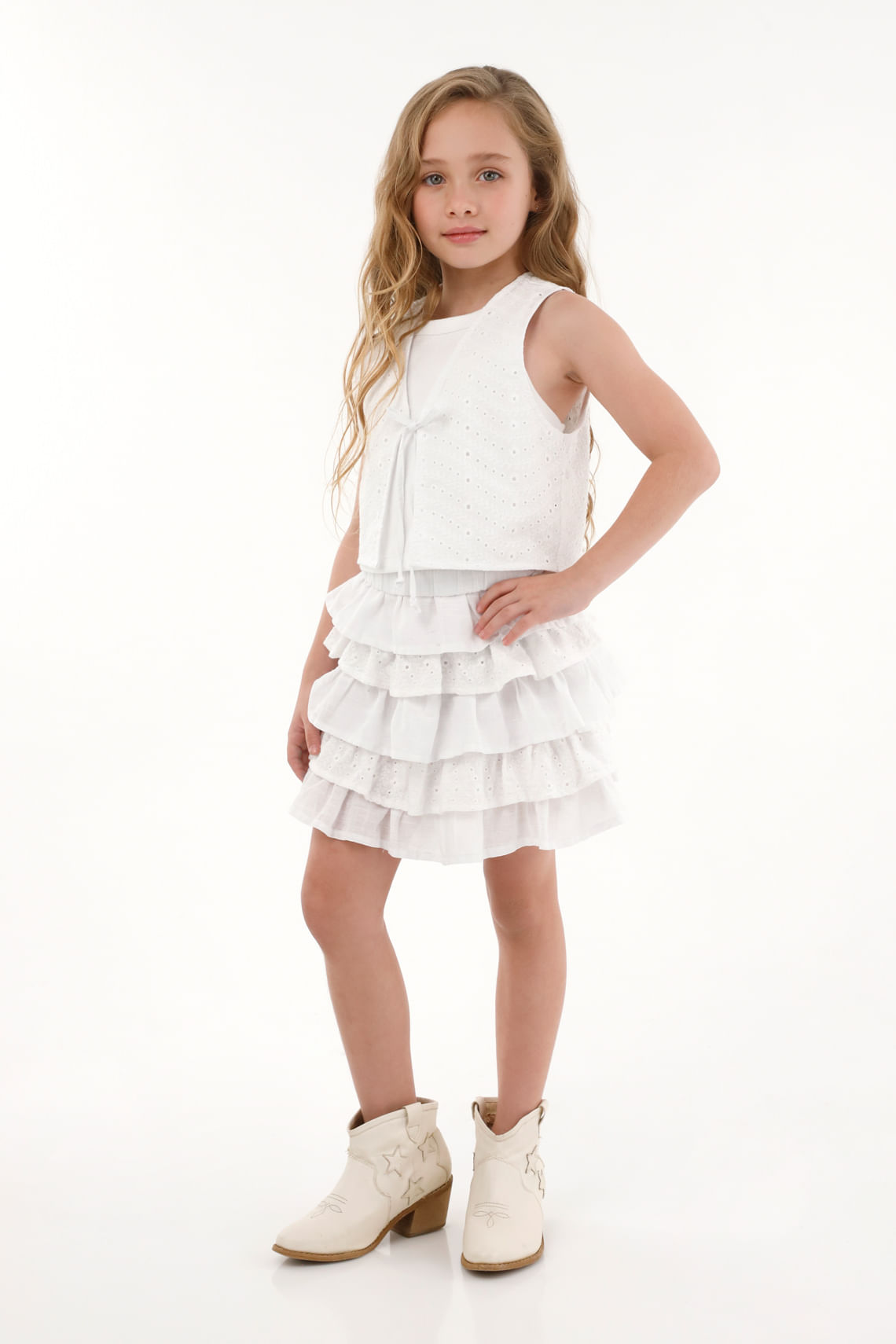 Chaleco en ojalillo blanco para niña