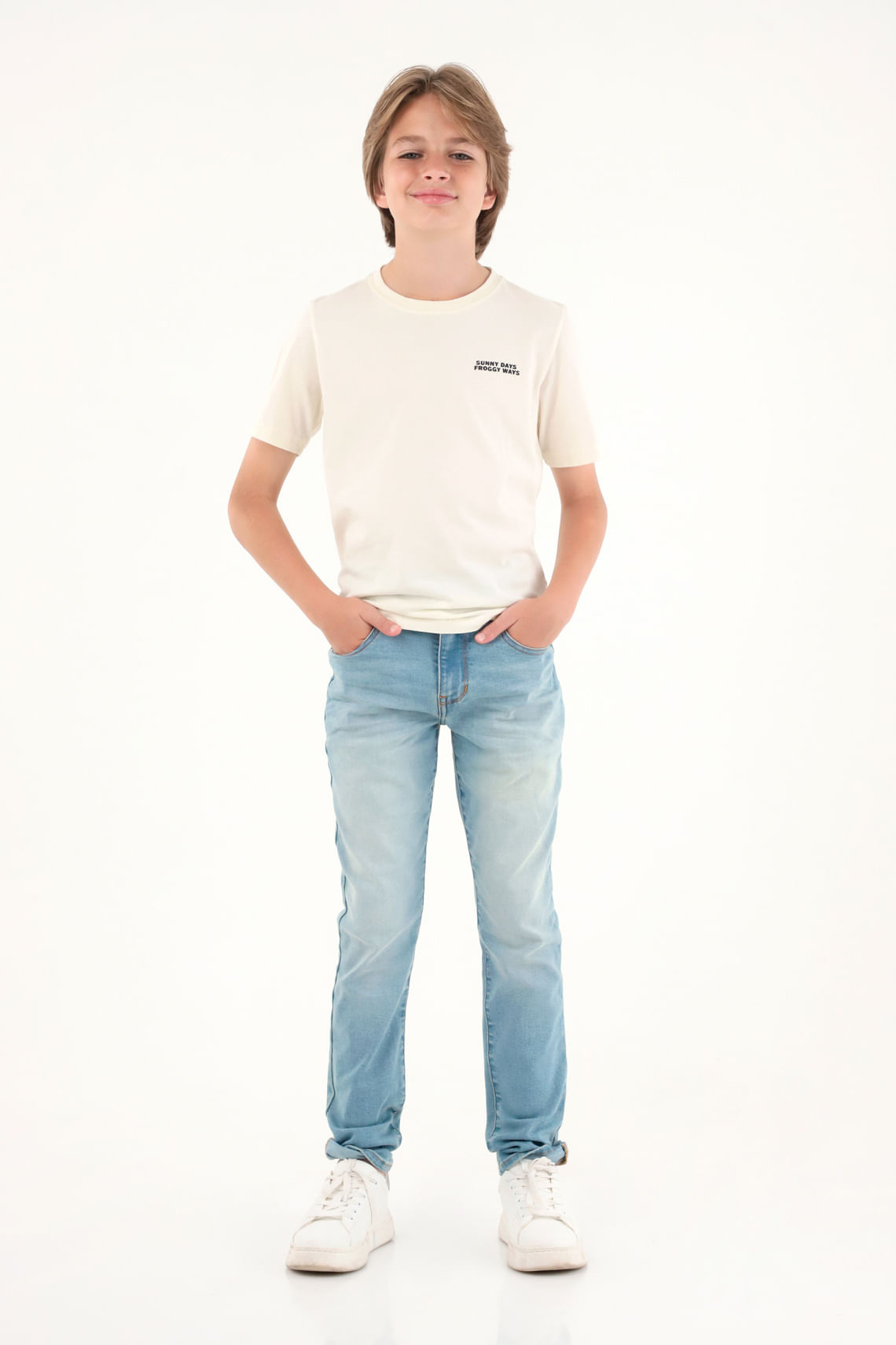 Jean Slim tono claro con arrugas 3D para niño