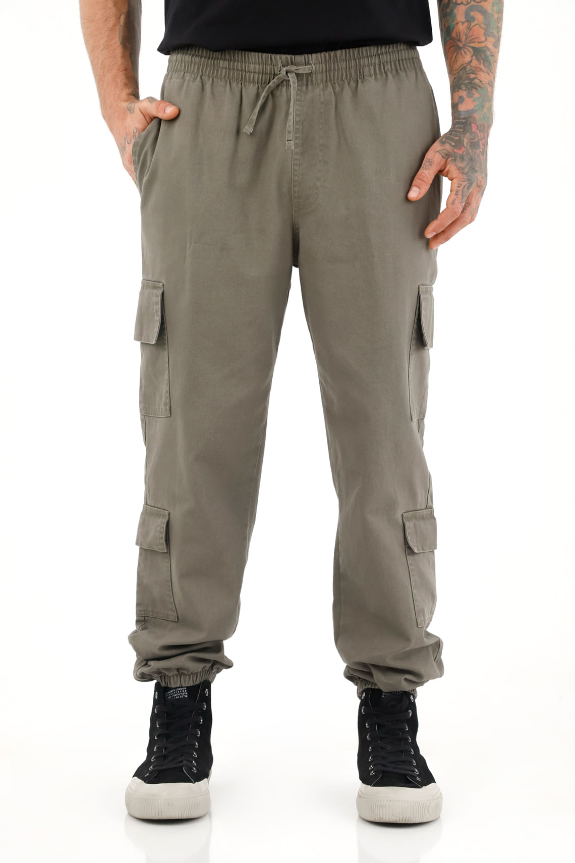 Pantalón tipo Jogger con bota enresortada verde para hombre