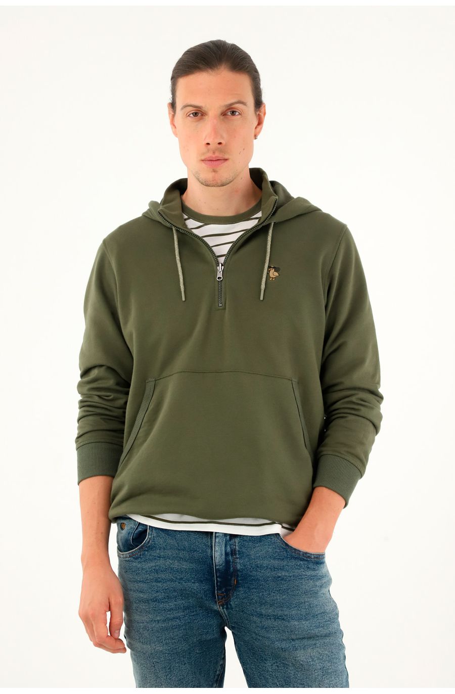 Buzo Hoodie verde con mini bordado para hombre