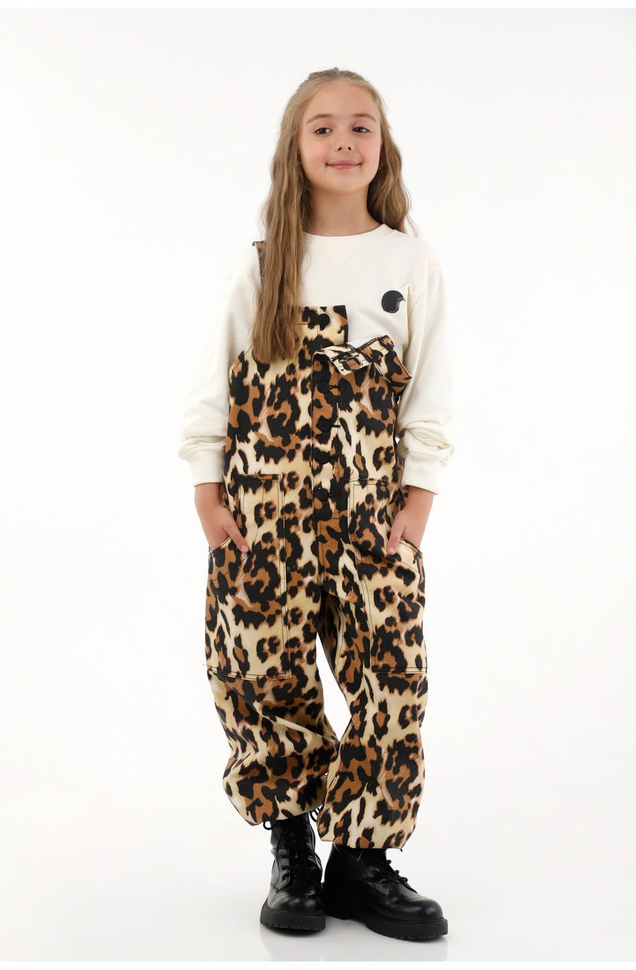 Overall con estampado animal print para niña