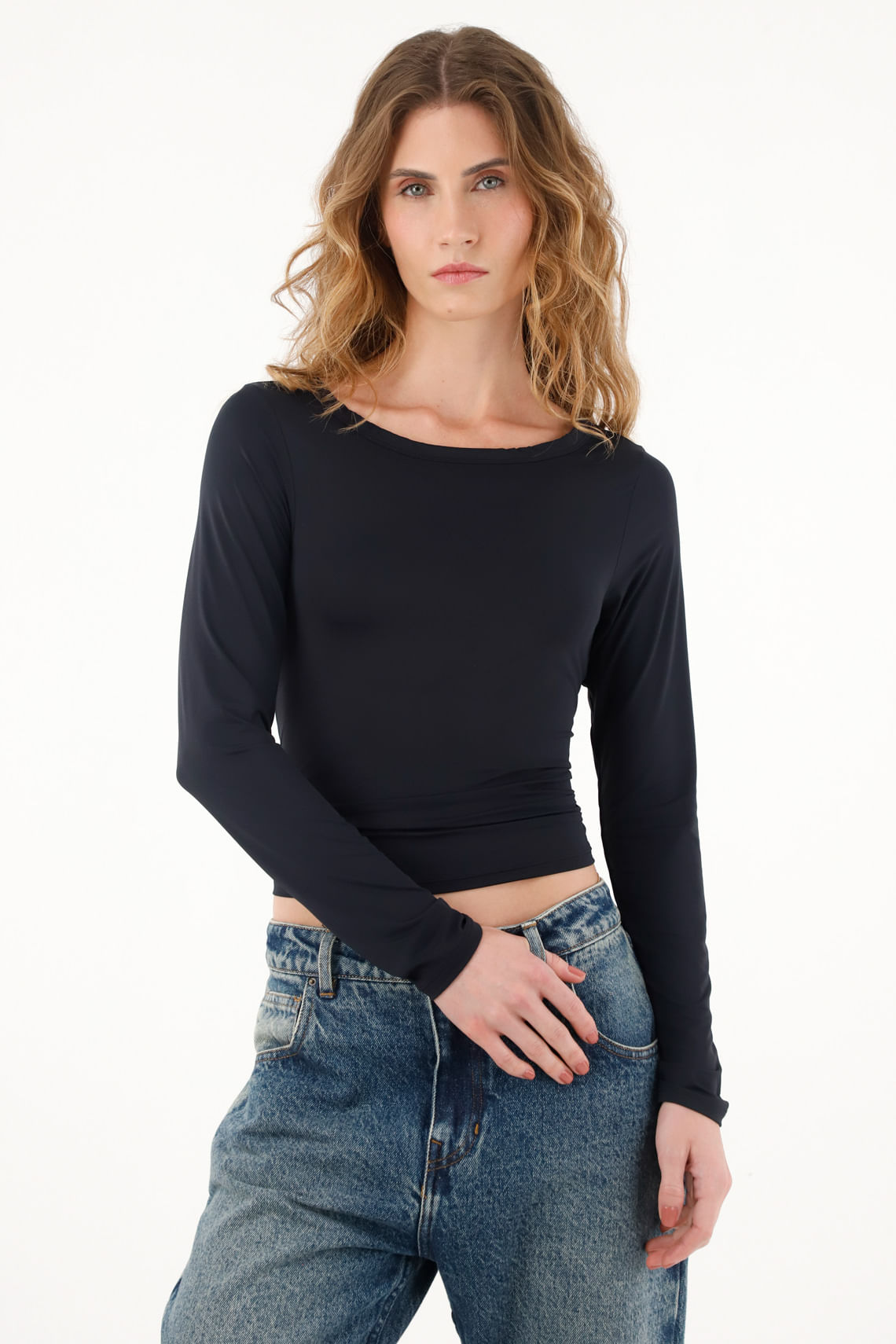 Camiseta negra manga larga para mujer