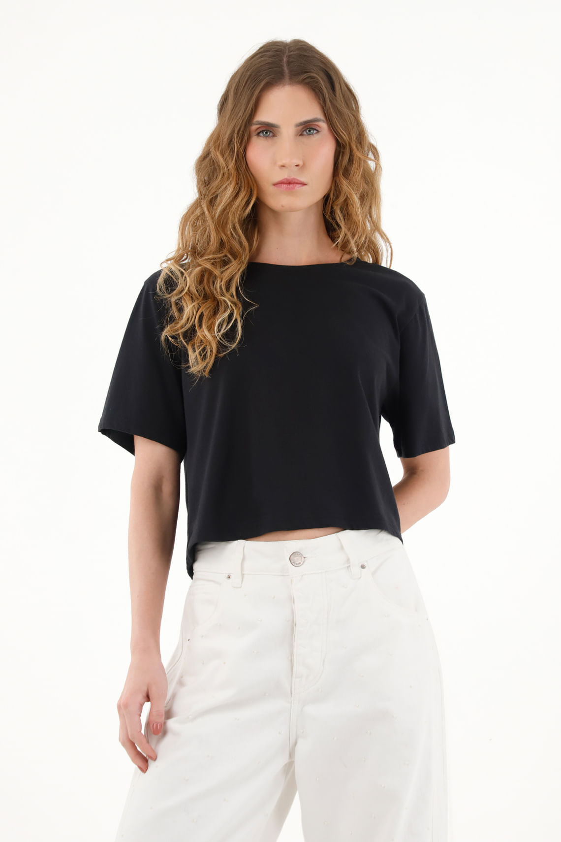 Camiseta negra con abertura posterior para mujer