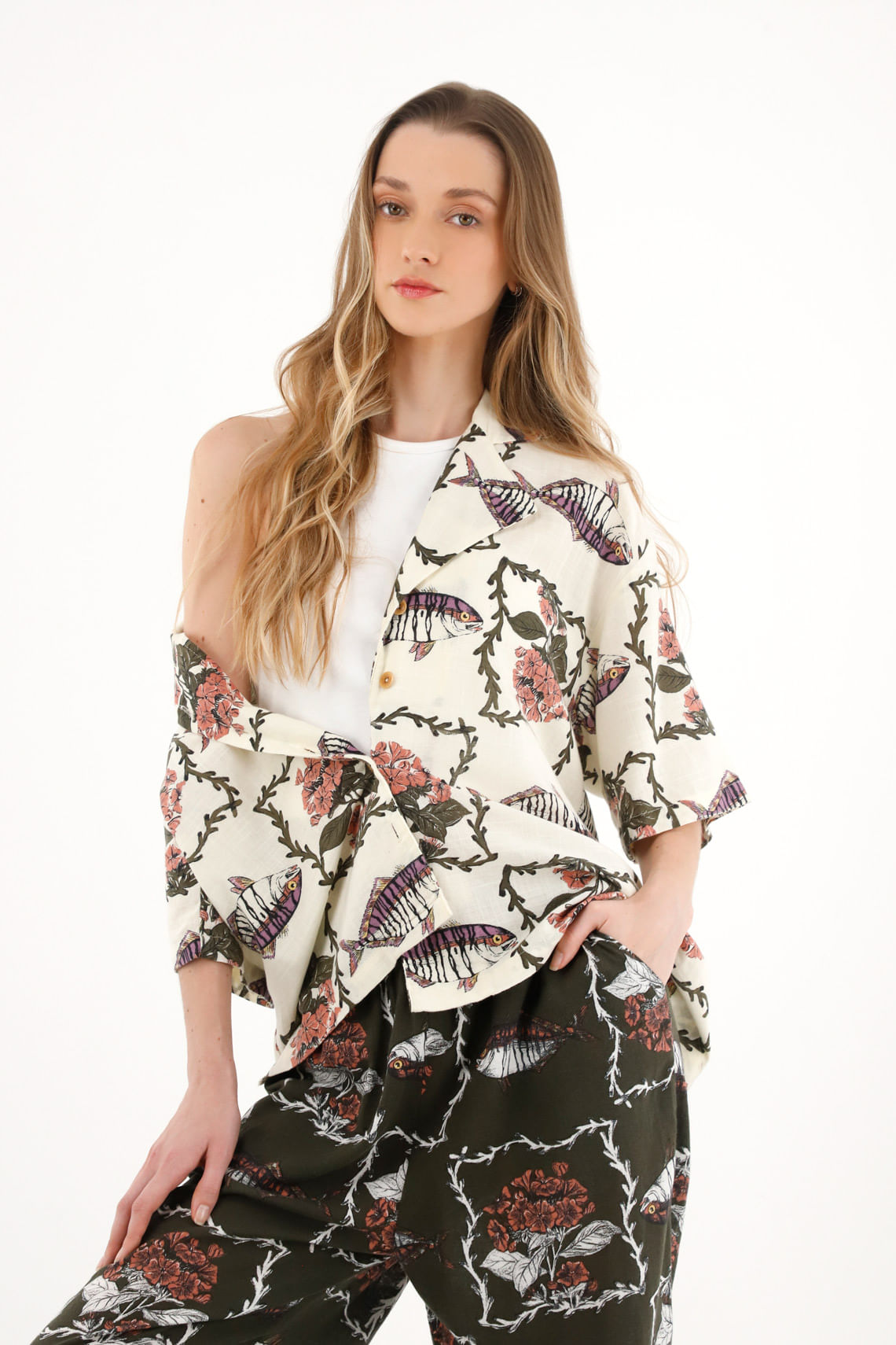 Camisa tipo bowling estampada para mujer