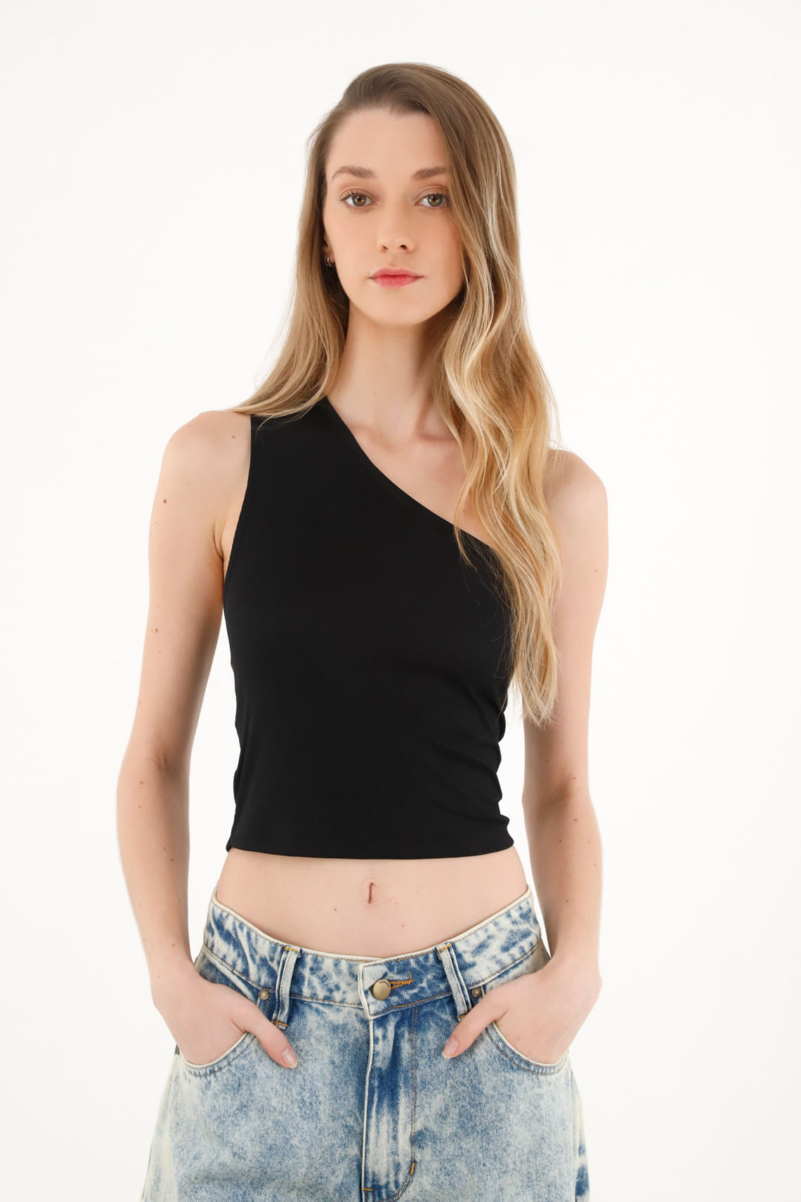 Camiseta de un solo hombro negra para mujer