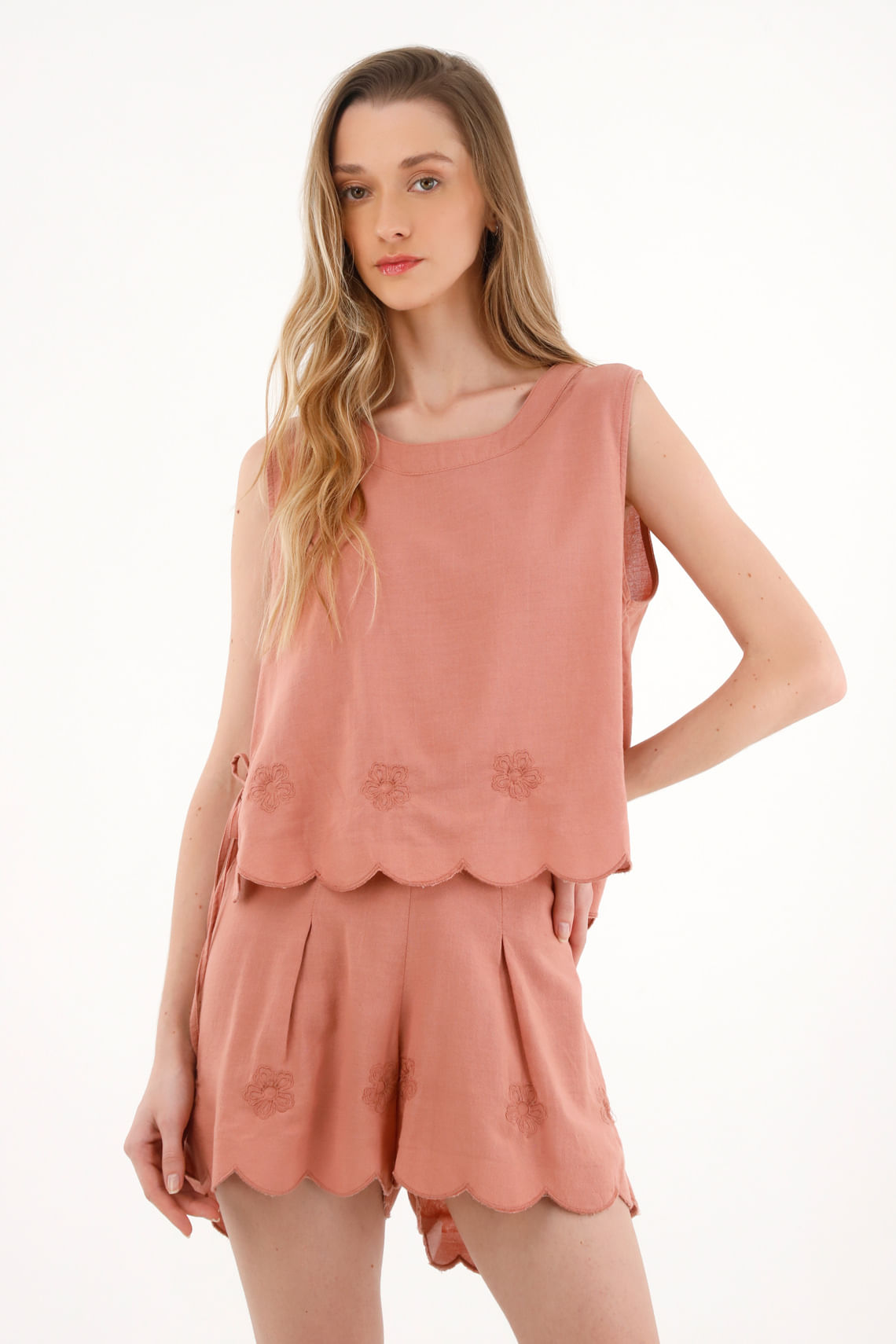 Camisa manga sisa con bordado en ruedo para mujer