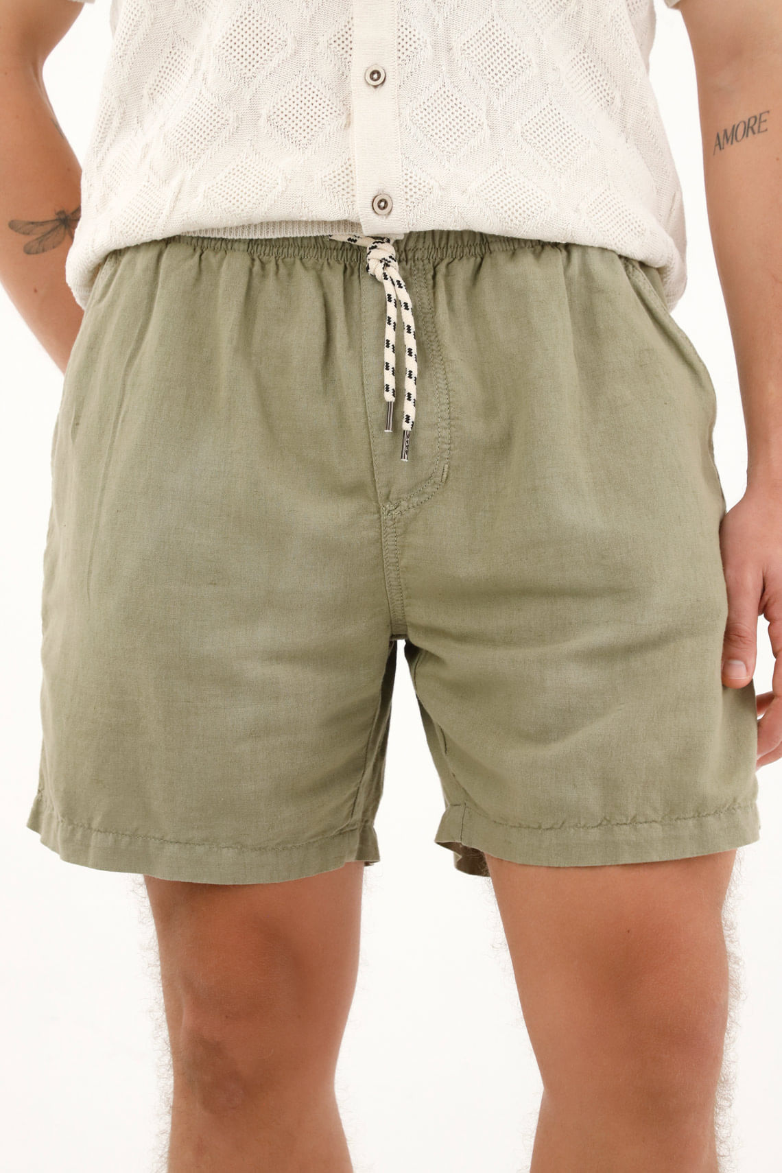 Bermuda verde con pretina enresortada para hombre