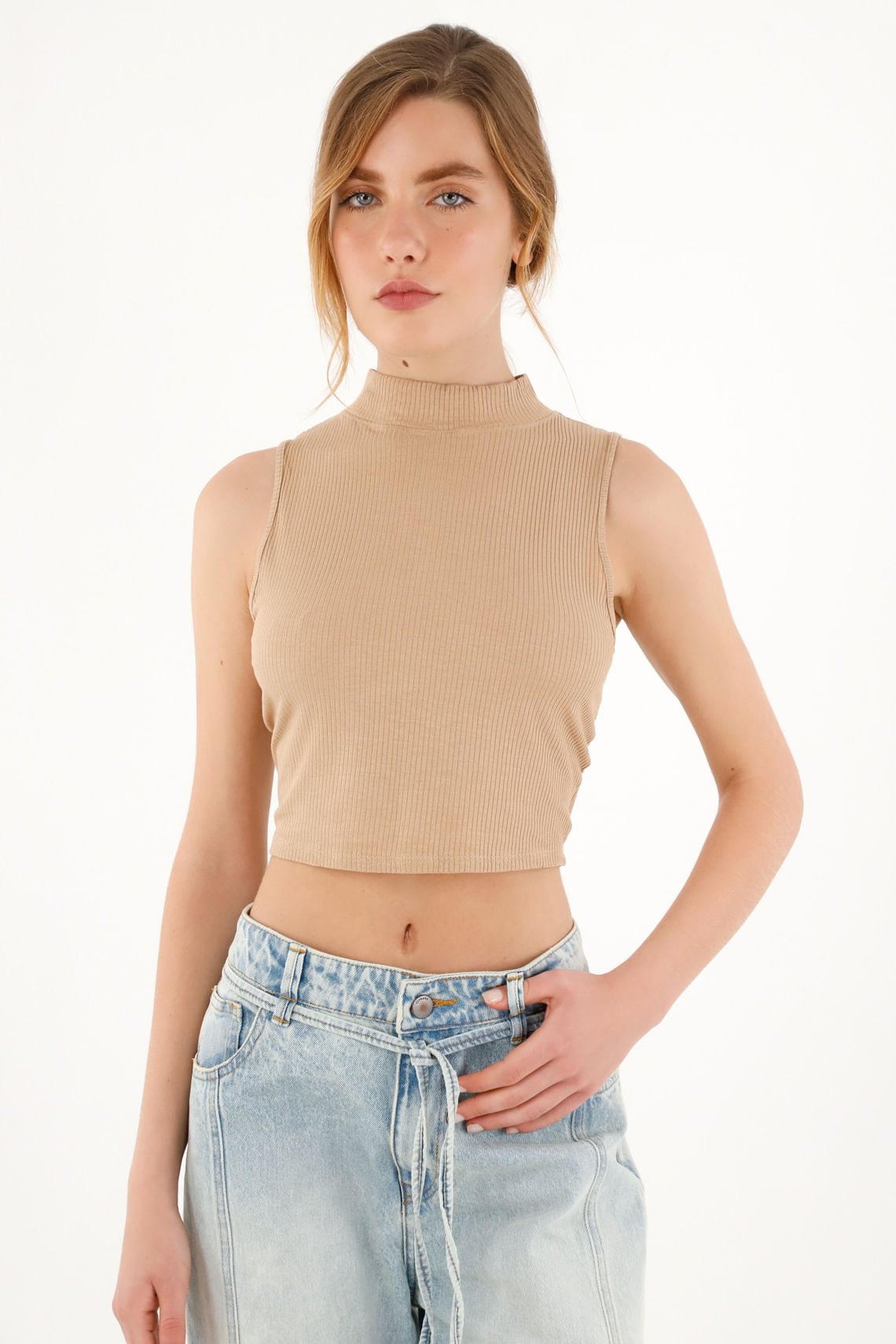 Crop top cuello tortuga crudo para mujer