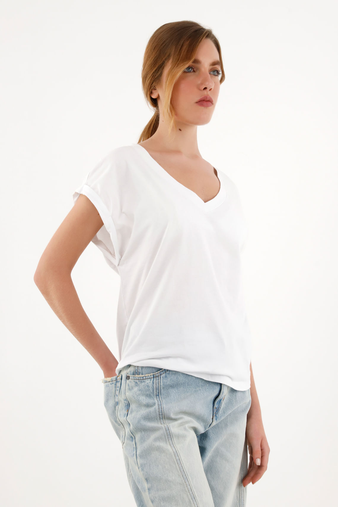 Camiseta blanca manga sisa con guardapolvo para mujer