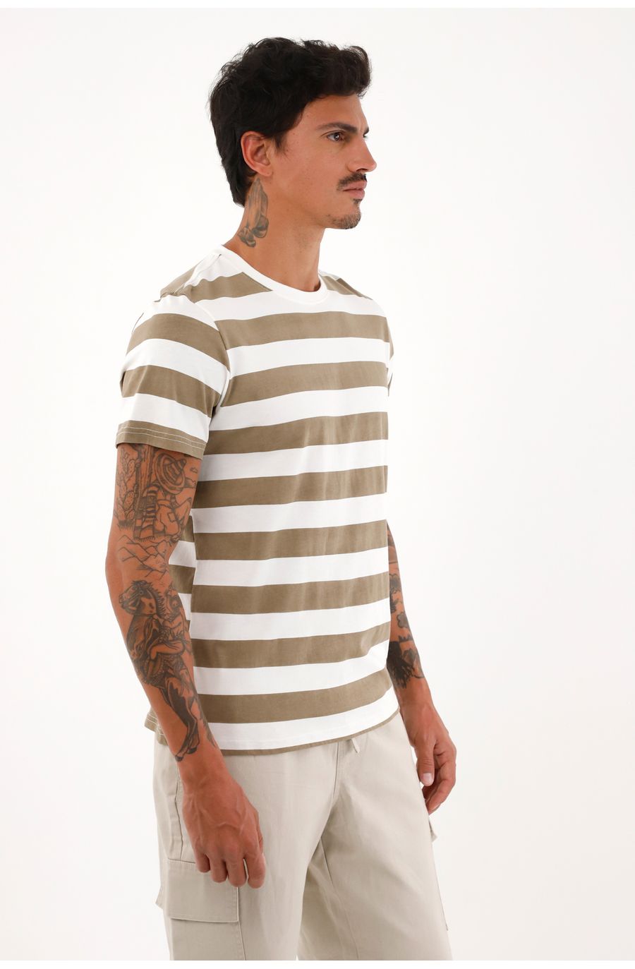 Camiseta con estampado de rayas cafés para hombre