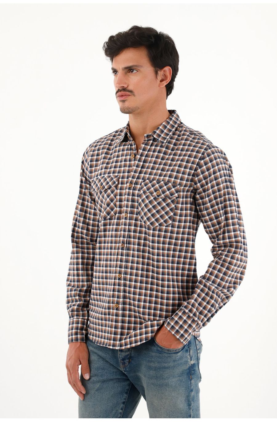 Camisa leñadora con botones en madera café para hombre