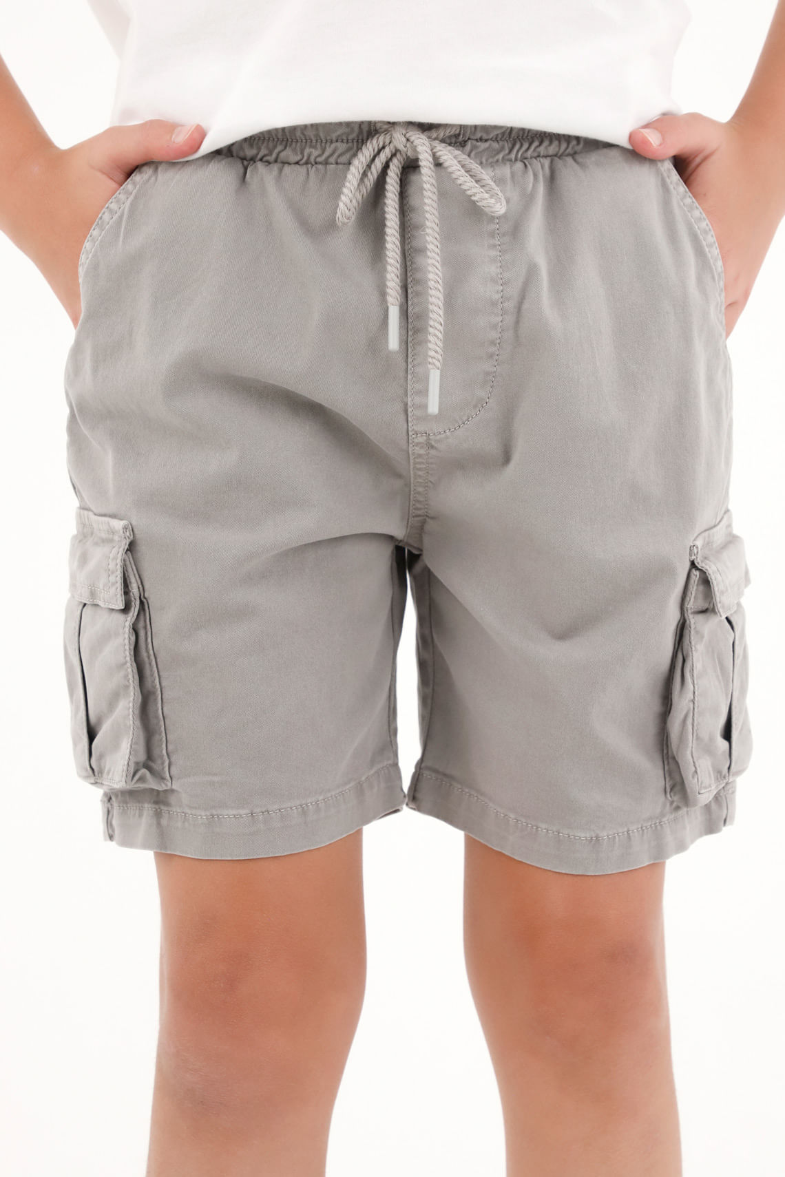Bermuda gris tipo cargo para niño
