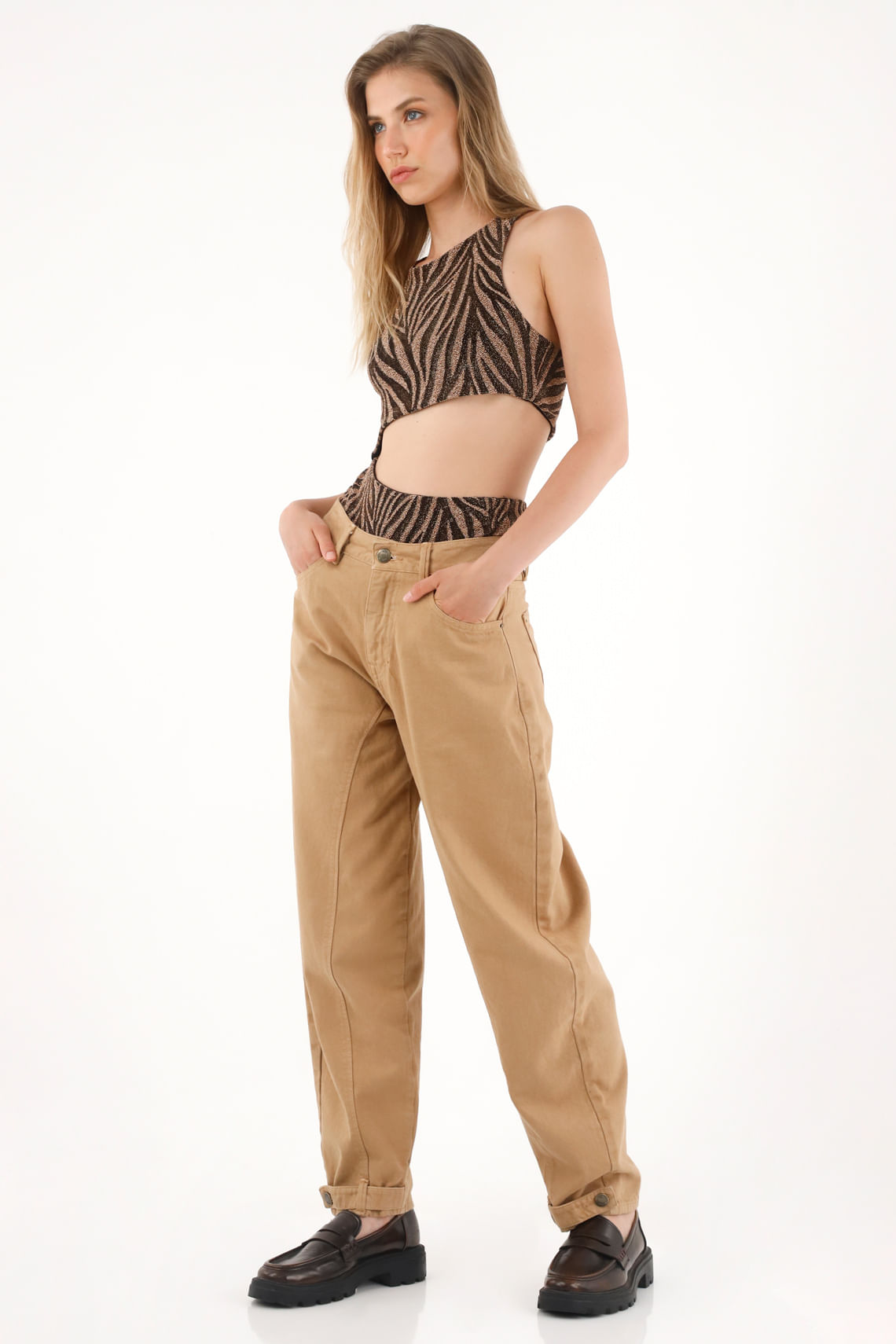 Pantalón Horseshoe café con charreteras en bota para mujer