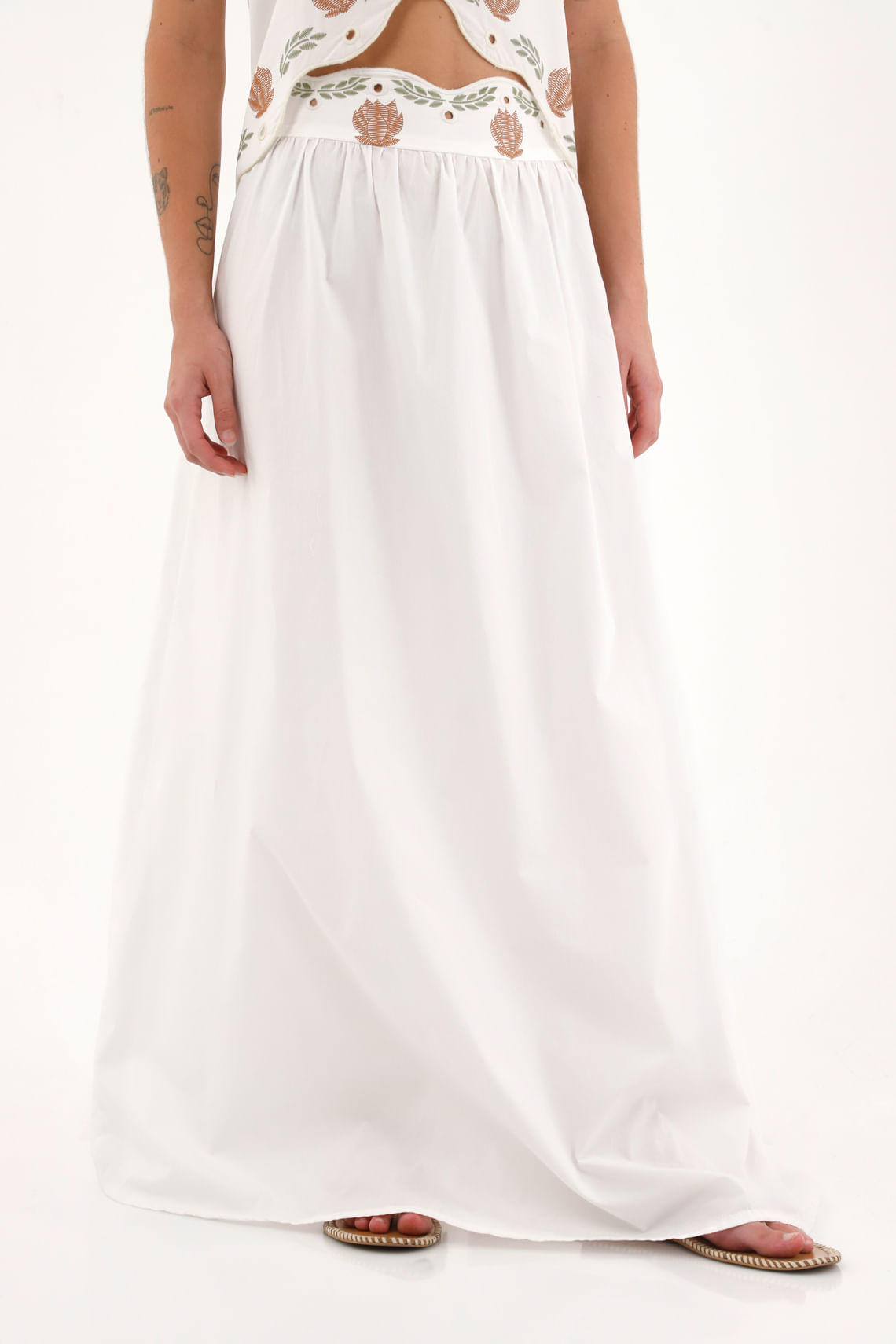 Falda larga con flores en pretina crudo para mujer