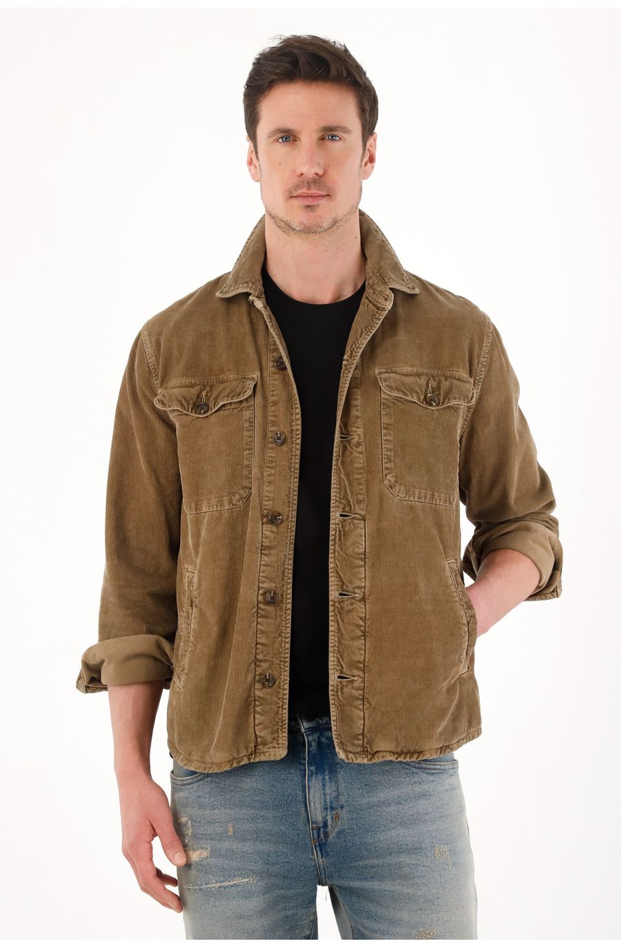 Abrigo en corduroy café para hombre
