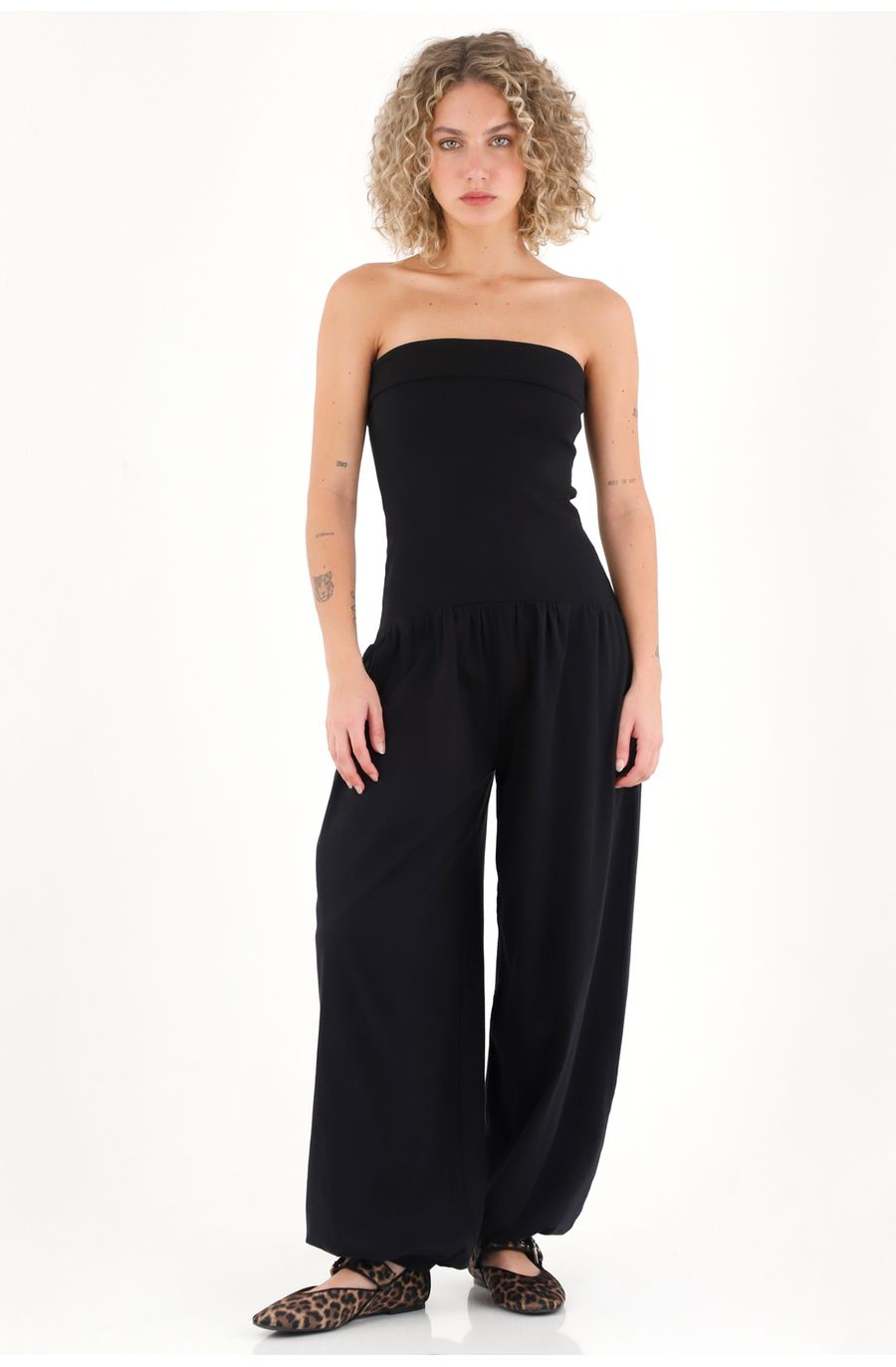 Enterizo strapless negro para mujer