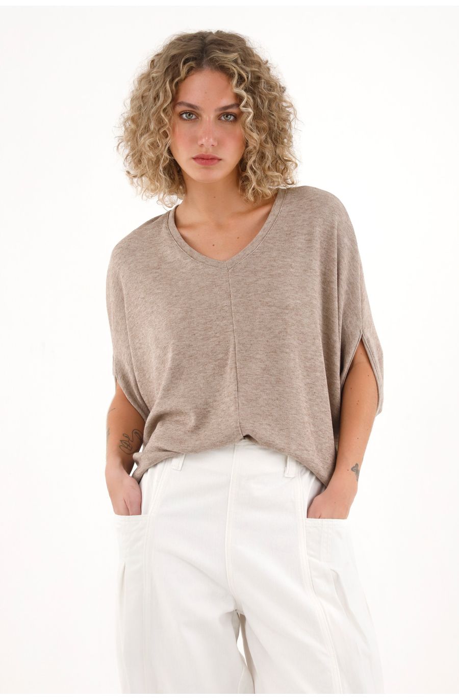 Camiseta de silueta amplia café para mujer