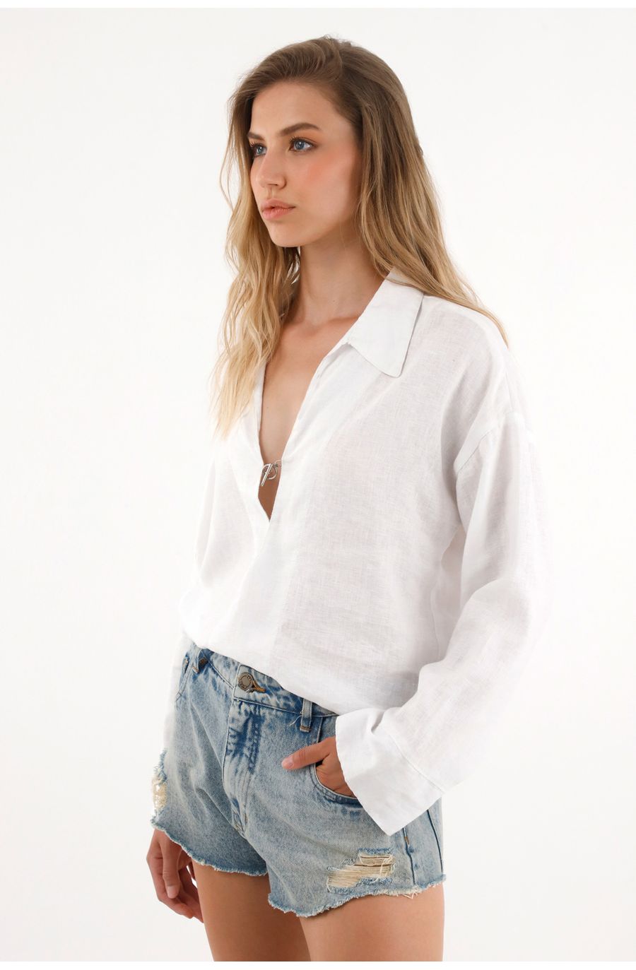 Camisa blanca manga larga con escote 100% lino para mujer