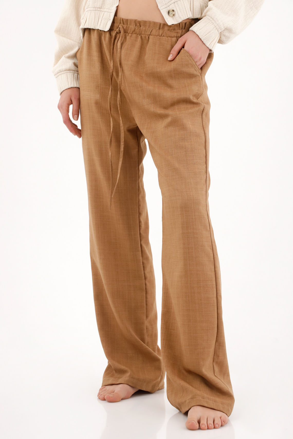 Pantalón recto con cintura elástica café para mujer