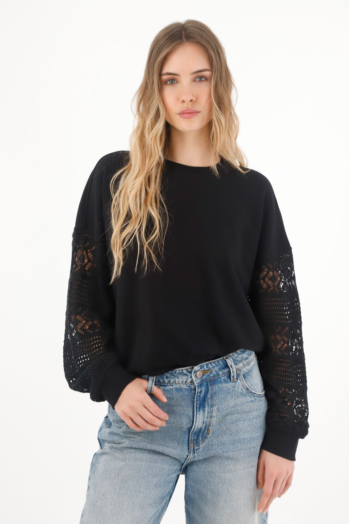 Buzo con diseño tejido en mangas negro para mujer