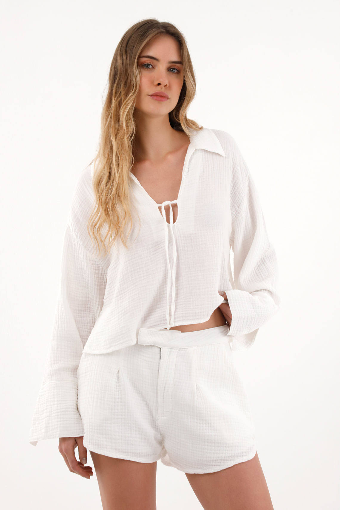 Short tiro alto de tela con textura crudo para mujer