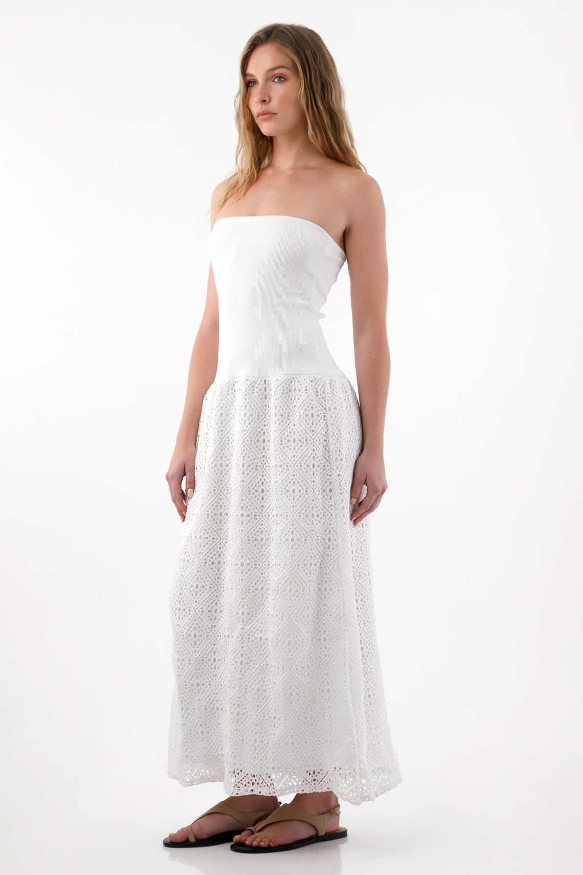 Vestido largo strapless crudo para mujer