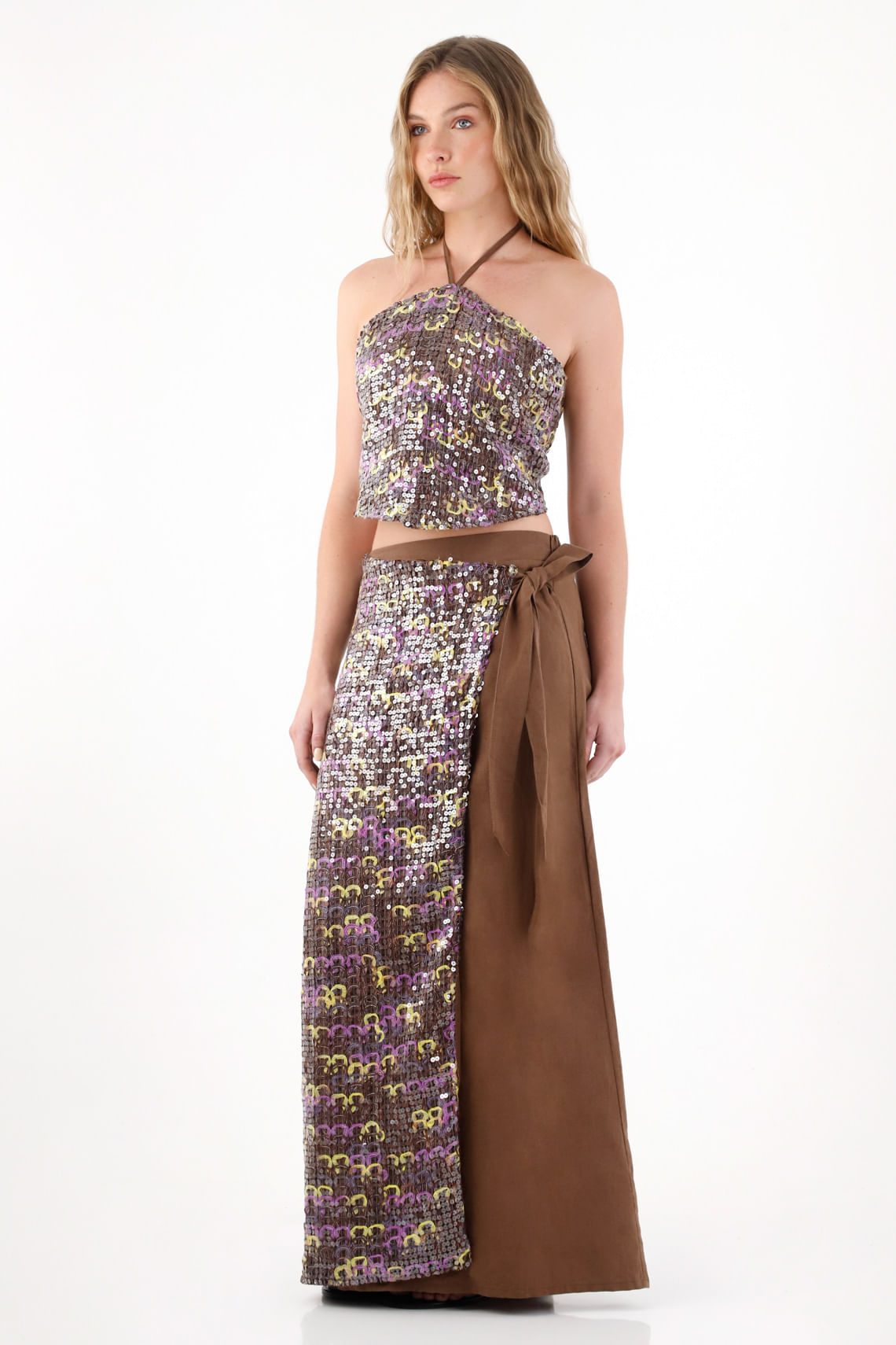 Camisa crop con lentejuelas café para mujer