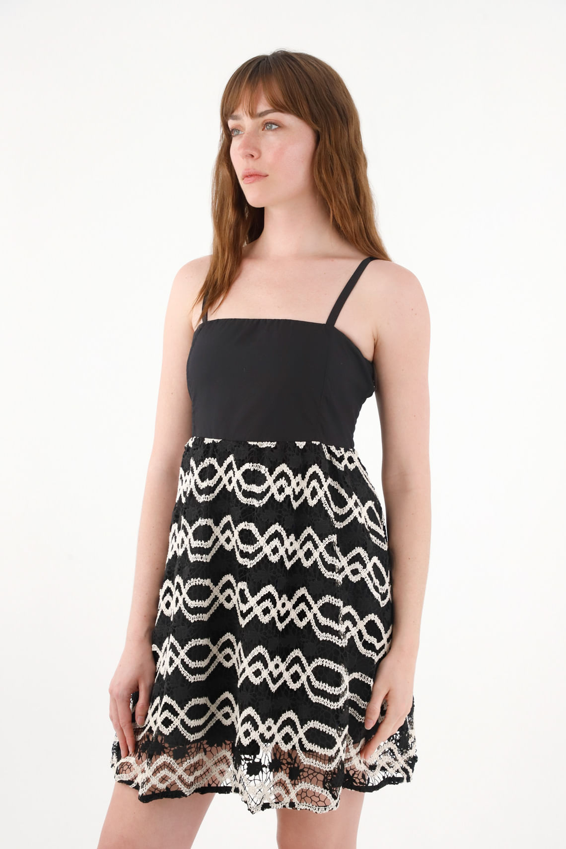 Vestido corto con volumen y falda tejida negro para mujer