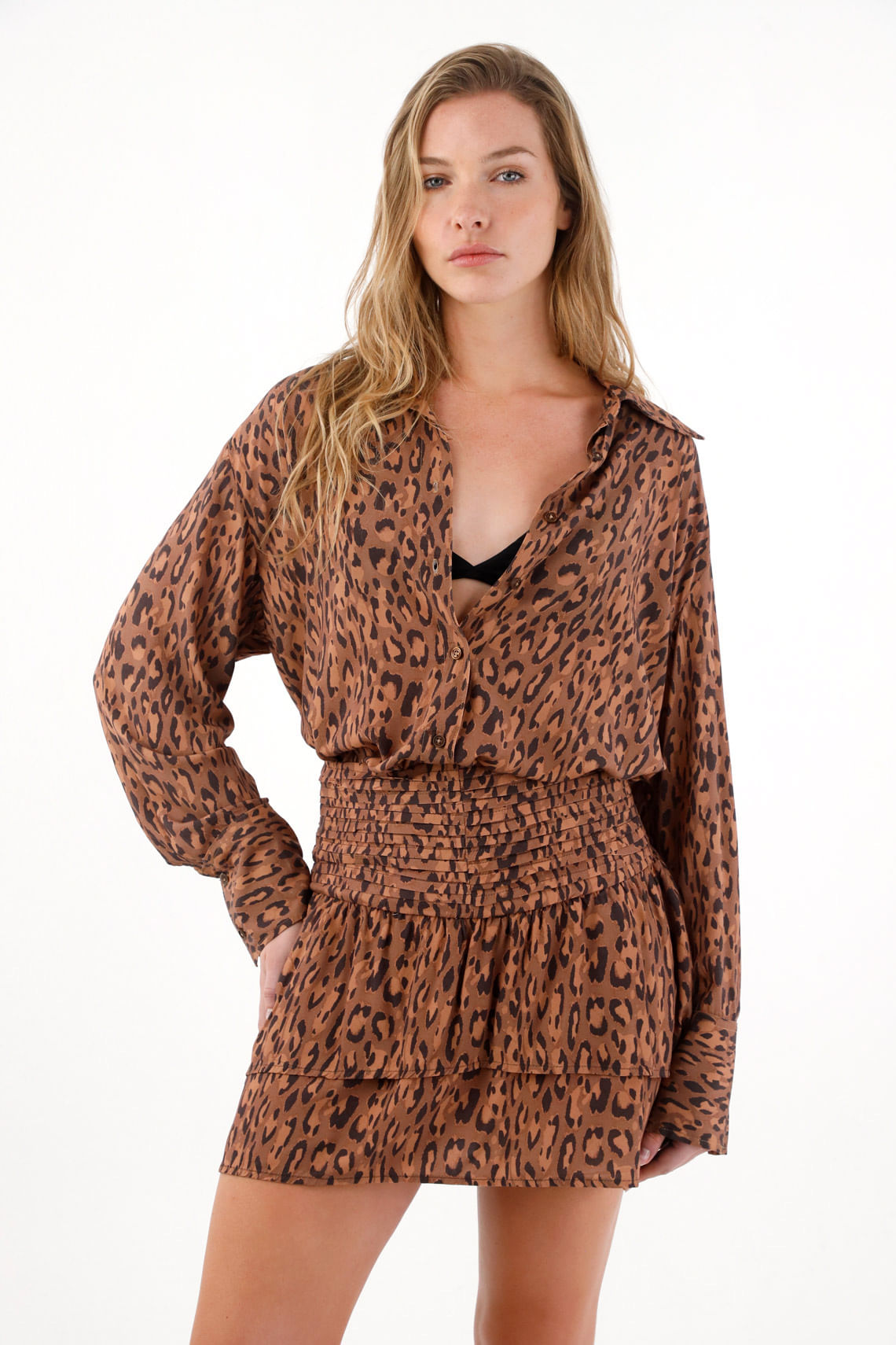 Camisa con estampado de animal print para mujer