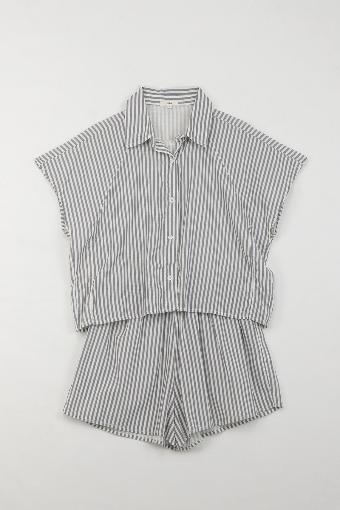 Pijama de camisa y short de rayas para mujer