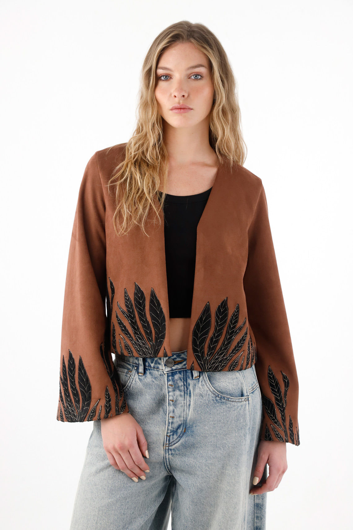 Chaqueta corta con efecto cuero negra para mujer