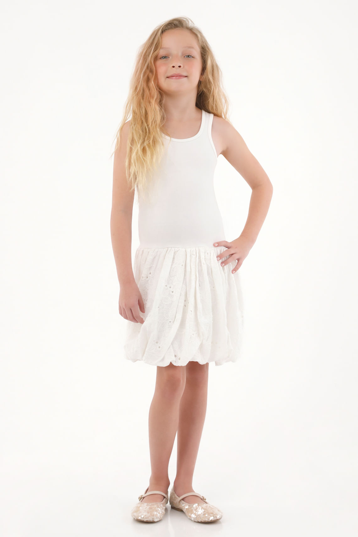 Vestido corto tipo globo superior en rib crudo para niña