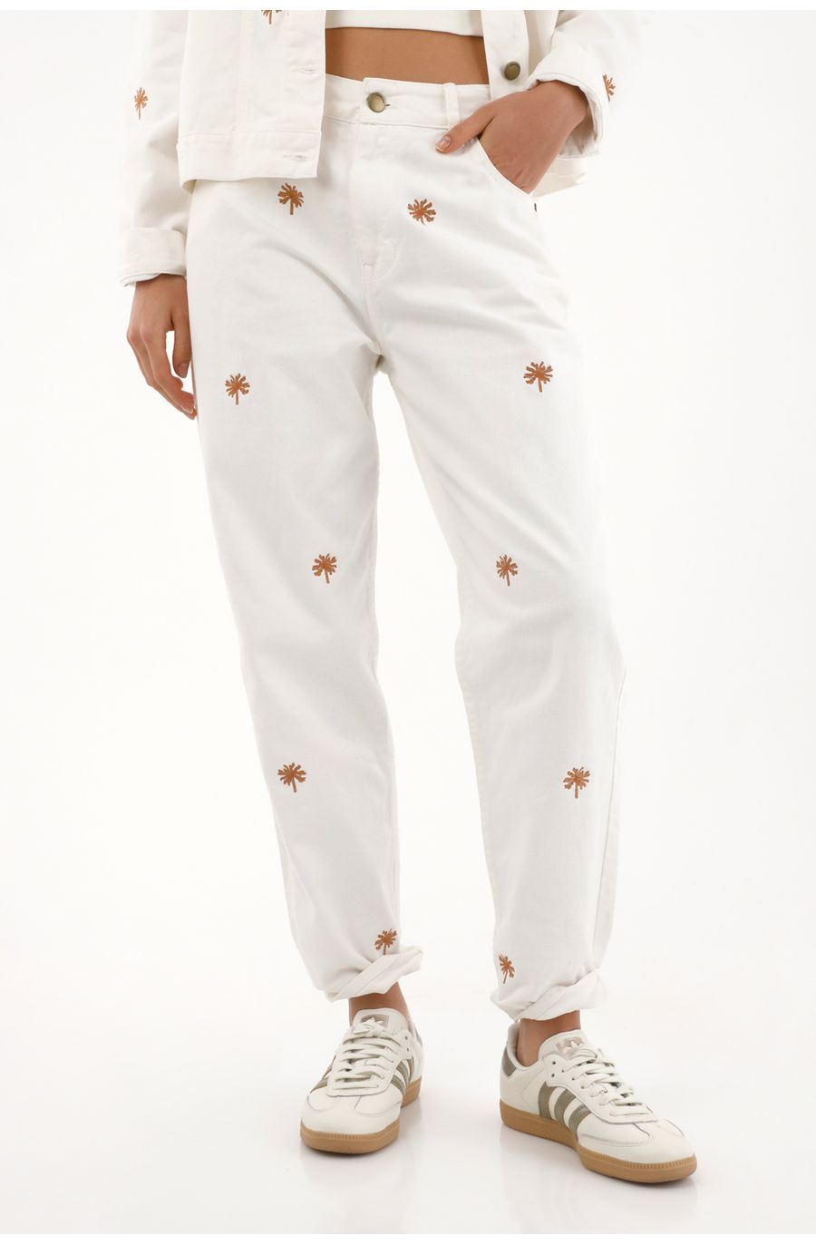 Jean Mom con palmeras bordadas crudo para mujer