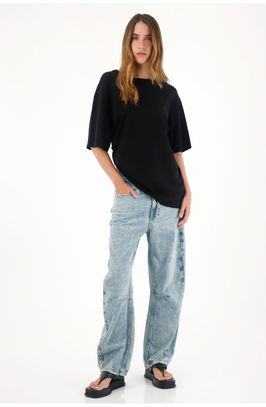 Camiseta oversize con cuello en rib negra para mujer
