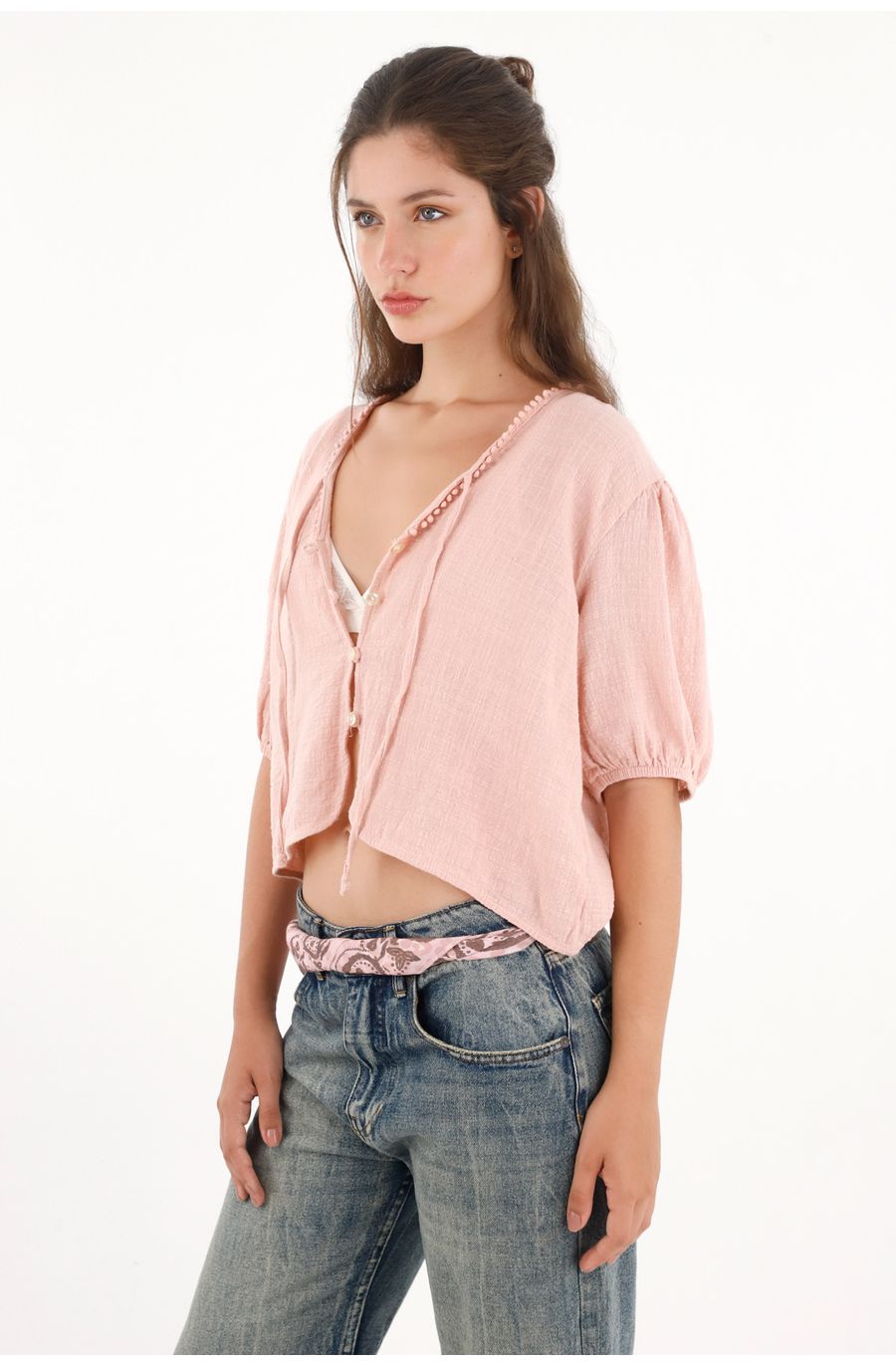Camisa manga corta con bolillo rosada para mujer