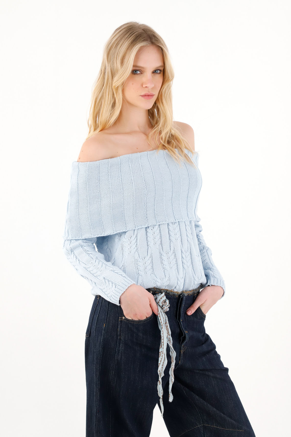 Buzo en tejido trenzado con escote azul para mujer