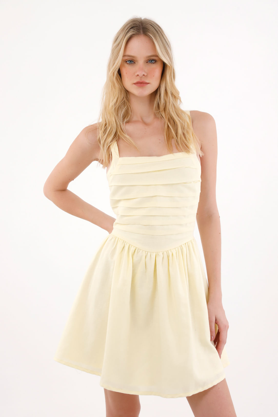 Vestido corto con corte y recogido en cintura amarillo para mujer