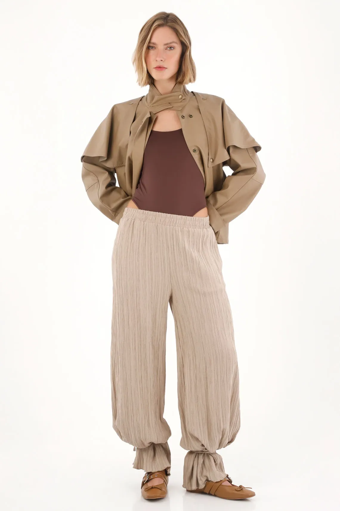 Pantalón Wide Leg con pretina elástica café para mujer