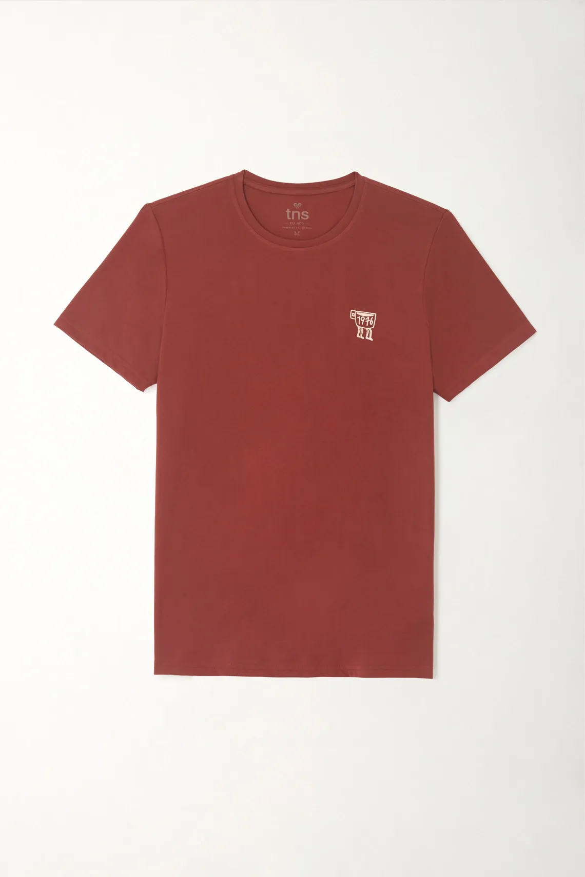Camiseta básica estampada café para hombre