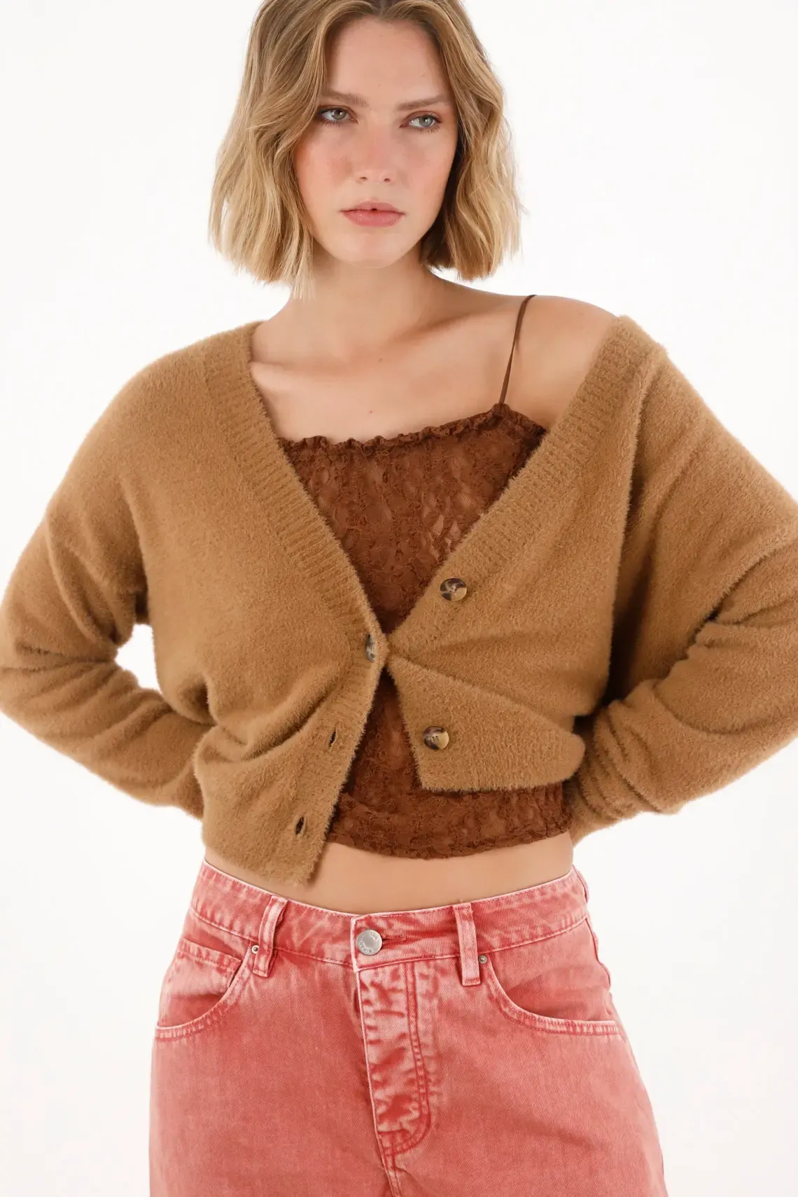 Buzo tipo cárdigan café para mujer